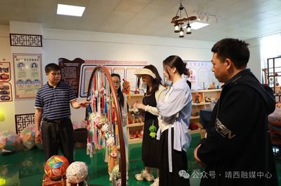 共拓民族手工藝新賽道——北京依文集團赴靖西考察壯族非物質(zhì)文化遺產(chǎn)的現(xiàn)代服裝設(shè)計之旅