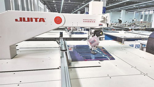 波司登哈爾濱工廠力爭(zhēng)年產(chǎn)30萬件羽絨服